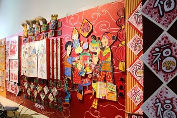 舉辦“年俗文化”藝術工作坊展示活動